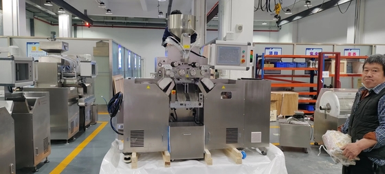 Servo-Contrôle Machine à capsules douces pour la production 1-10 tours par minute Vitesse de roulement sous pression 380V/50Hz