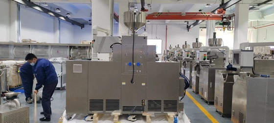 Équipement de fabrication de capsules de gel doux en acier inoxydable Écran tactile Opération de 1 à 10 tours par minute Vitesse de roulement par injection 5,5 kW Puissance