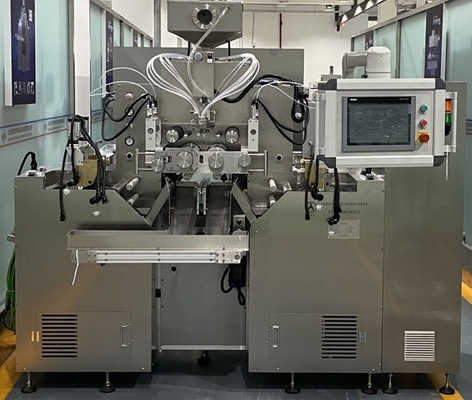 Machine à capsules souples à grande vitesse avec commande servo guidée par ruban individuel et vitesse de roulement variable